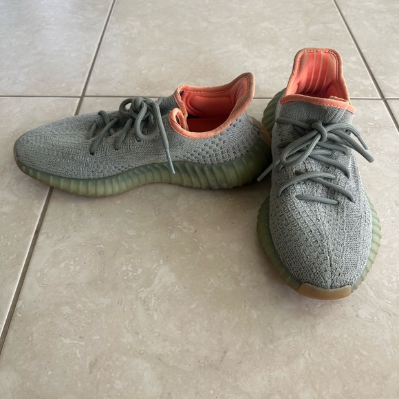 Yeezy Boost - Picture 5 of 8